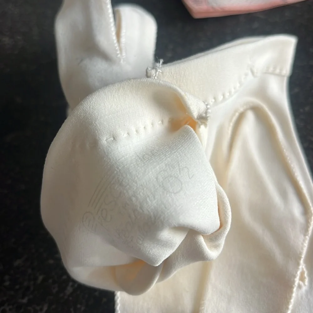 Vintage Crescendoe Women's tailored leather Gloves with Embroidered Detail! 6.5